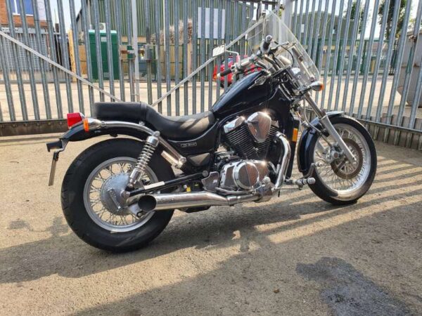 Suzuki VS800 S50 Boulevard (Like the VL800 Intruder) - Image 4
