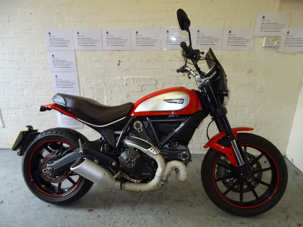 Ducati Scrambler 800 Icon 2016 In lovely condition low mileage