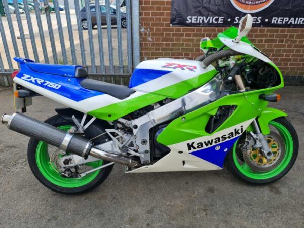 Kawasaki ZXR750 J1 '1991' - Image 3