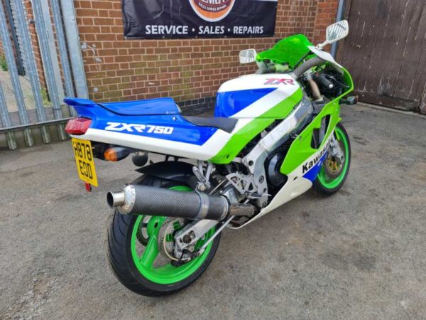 Kawasaki ZXR750 J1 '1991' - Image 6