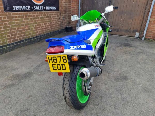 Kawasaki ZXR750 J1 '1991' - Image 8