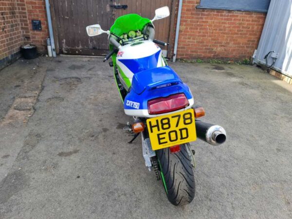 Kawasaki ZXR750 J1 '1991' - Image 10