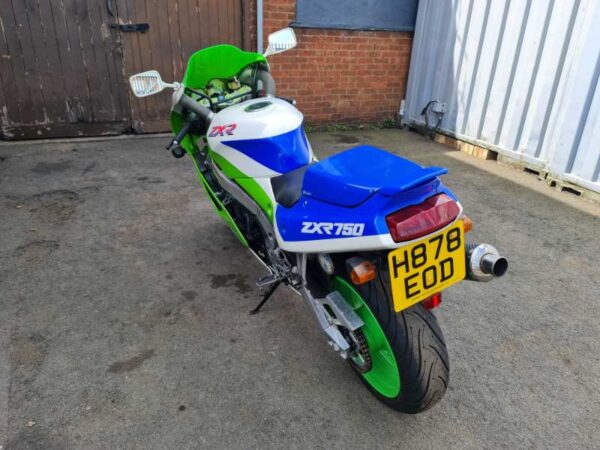 Kawasaki ZXR750 J1 '1991' - Image 11