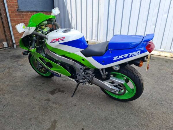 Kawasaki ZXR750 J1 '1991' - Image 13