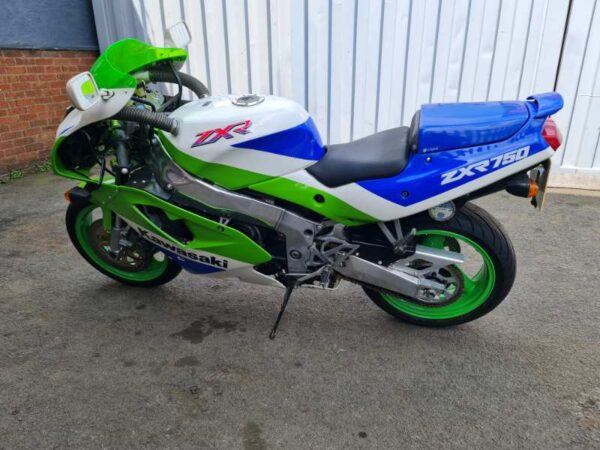 Kawasaki ZXR750 J1 '1991' - Image 14
