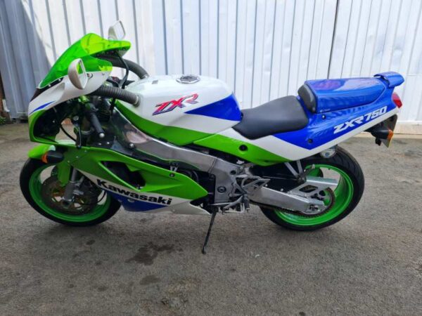 Kawasaki ZXR750 J1 '1991' - Image 15