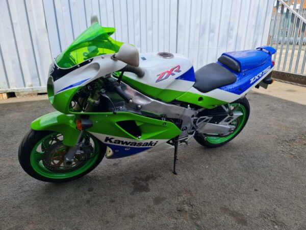 Kawasaki ZXR750 J1 '1991' - Image 17