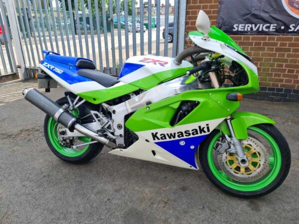 Kawasaki ZXR750 J1 '1991' - Image 28