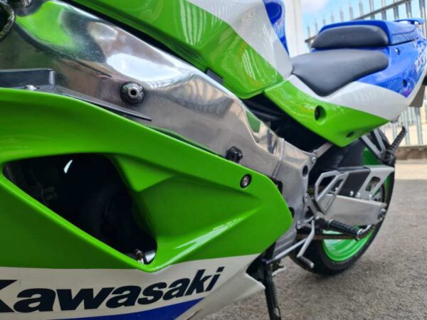Kawasaki ZXR750 J1 '1991' - Image 34