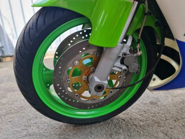 Kawasaki ZXR750 J1 '1991' - Image 35