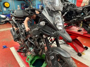 Suzuki DL1000 V-Strom valve clearance service